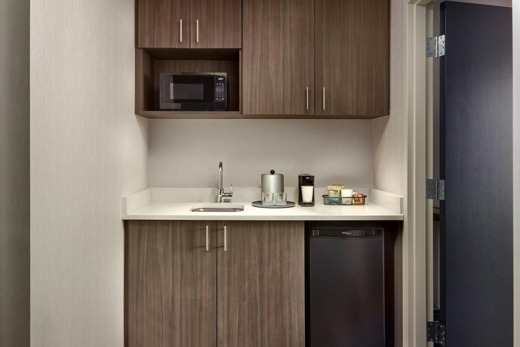 Courtyard By Marriott Atlanta Dunwoody Hotel ภายนอก รูปภาพ